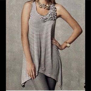 CAbi racer back gray and white shark bite tunic size S fabric rosettes, so cute!